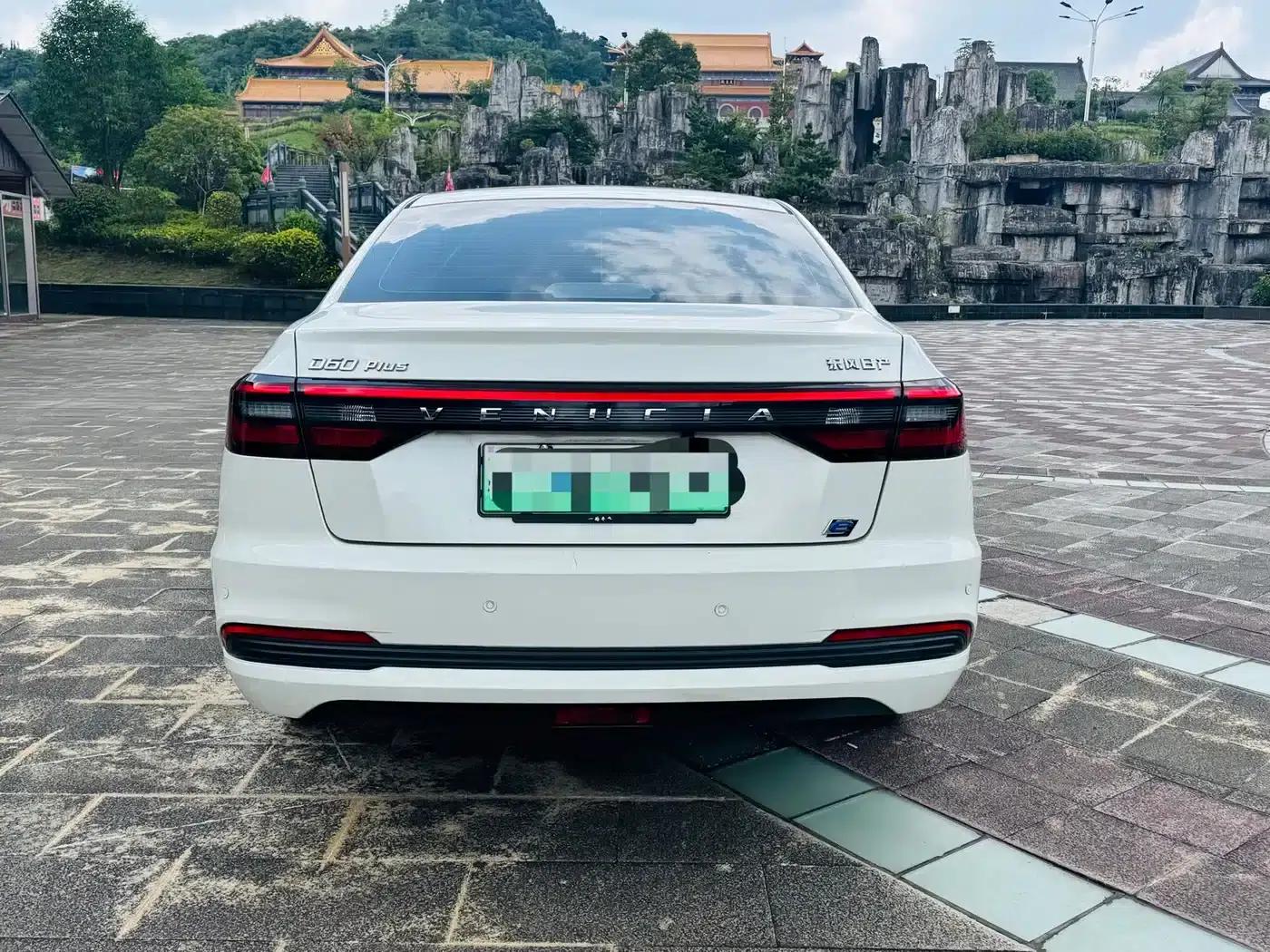 Venucia D60EV 2023 PLUS Comfort Edition SI — миниатюра 4