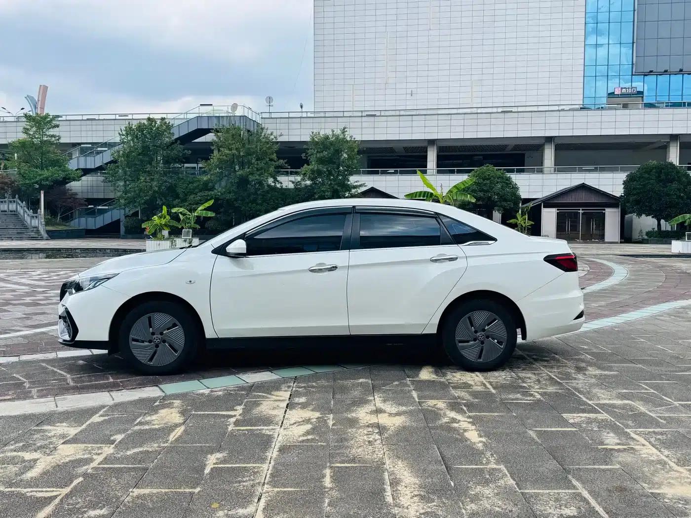 Venucia D60EV 2023 PLUS Comfort Edition SI — миниатюра 5