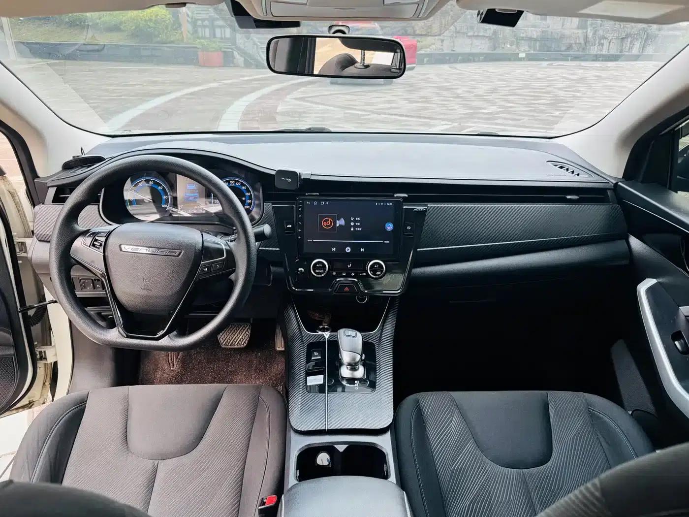 Venucia D60EV 2023 PLUS Comfort Edition SI — миниатюра 7