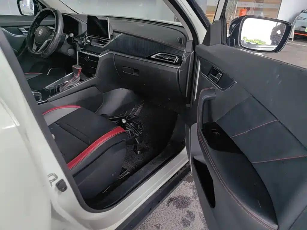 Venucia T60 2018 1.6L CVT Smart Edition (National VI Emission Standard) — миниатюра 11