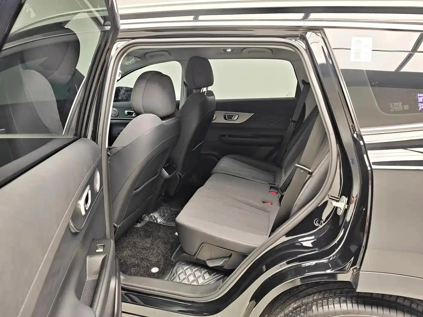 Fengyun T8 2025 1.5T 130km Luxury Edition 5-seater — миниатюра 11
