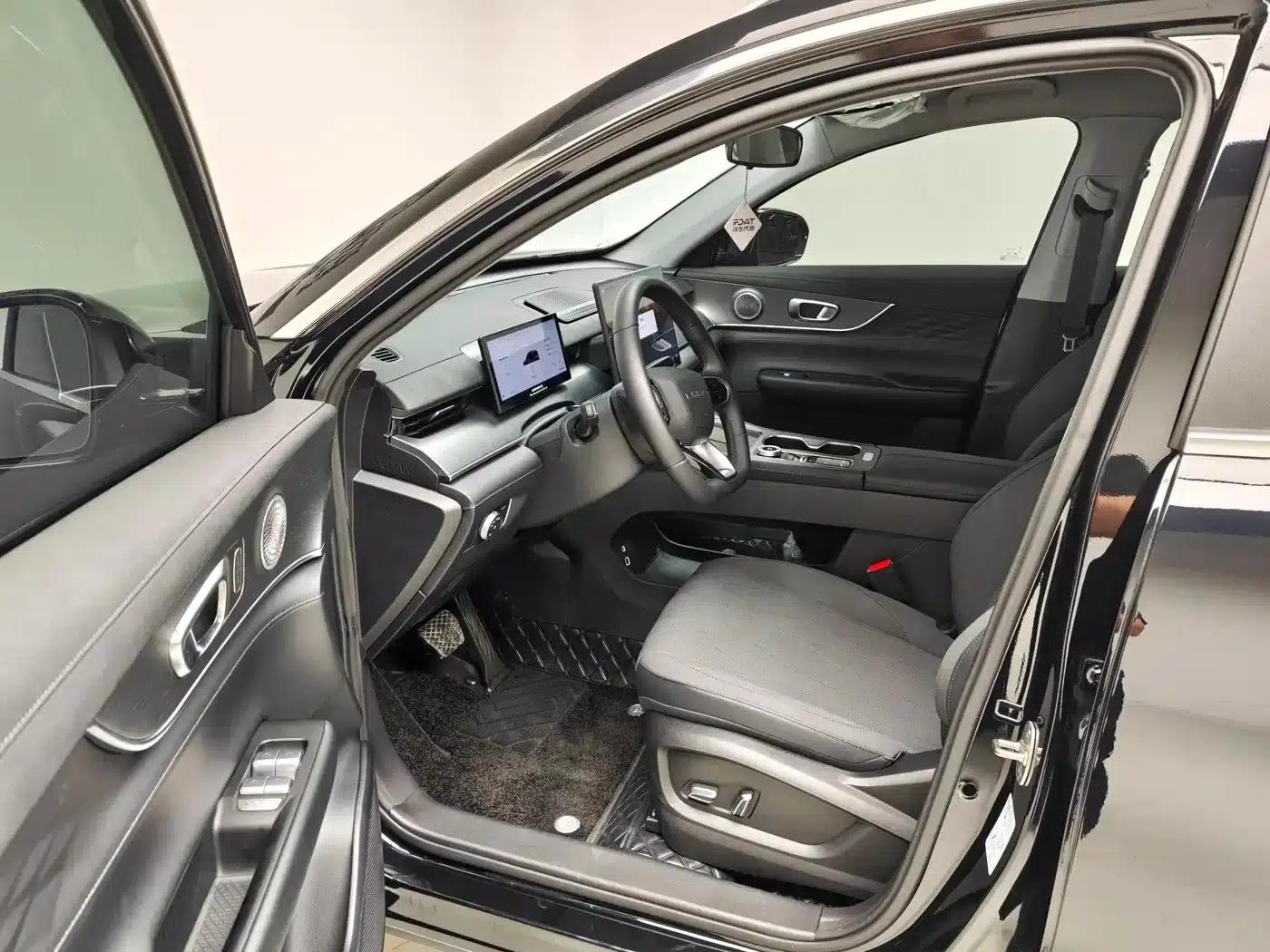Fengyun T8 2025 1.5T 130km Luxury Edition 5-seater — миниатюра 15