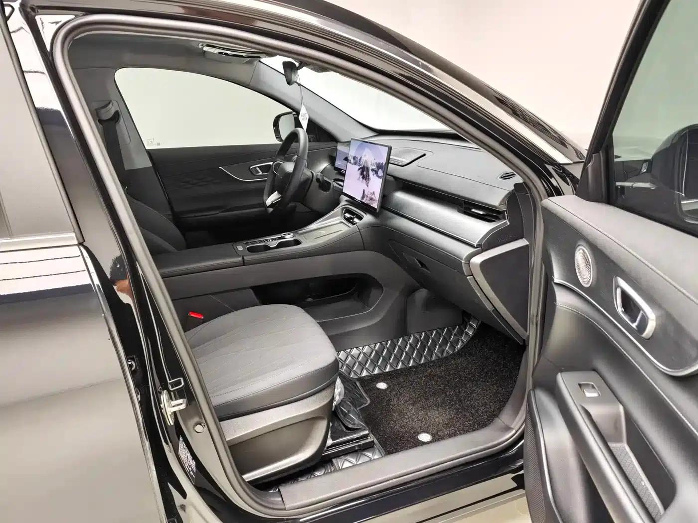 Fengyun T8 2025 1.5T 130km Luxury Edition 5-seater — миниатюра 17