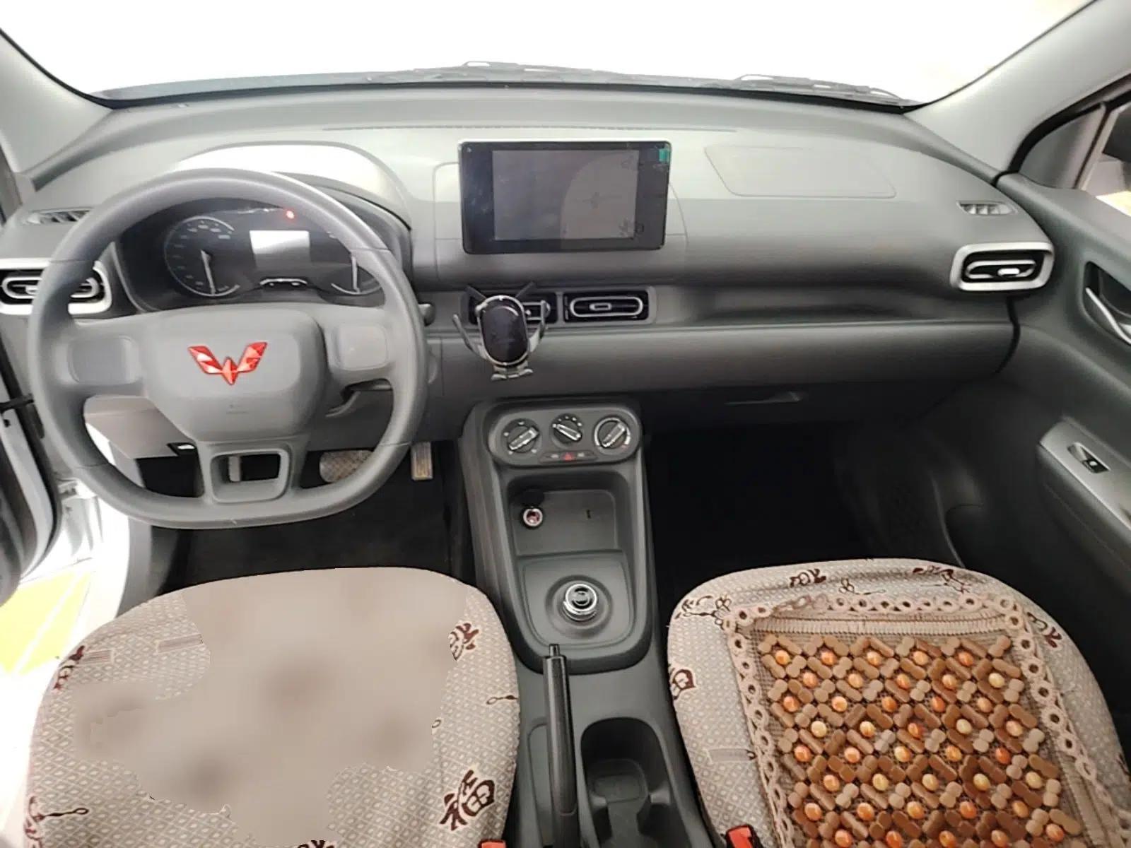 Wuling Hongguang New Energy 2025 Extended-Range Hybrid 50KM Comfort Version — миниатюра 18