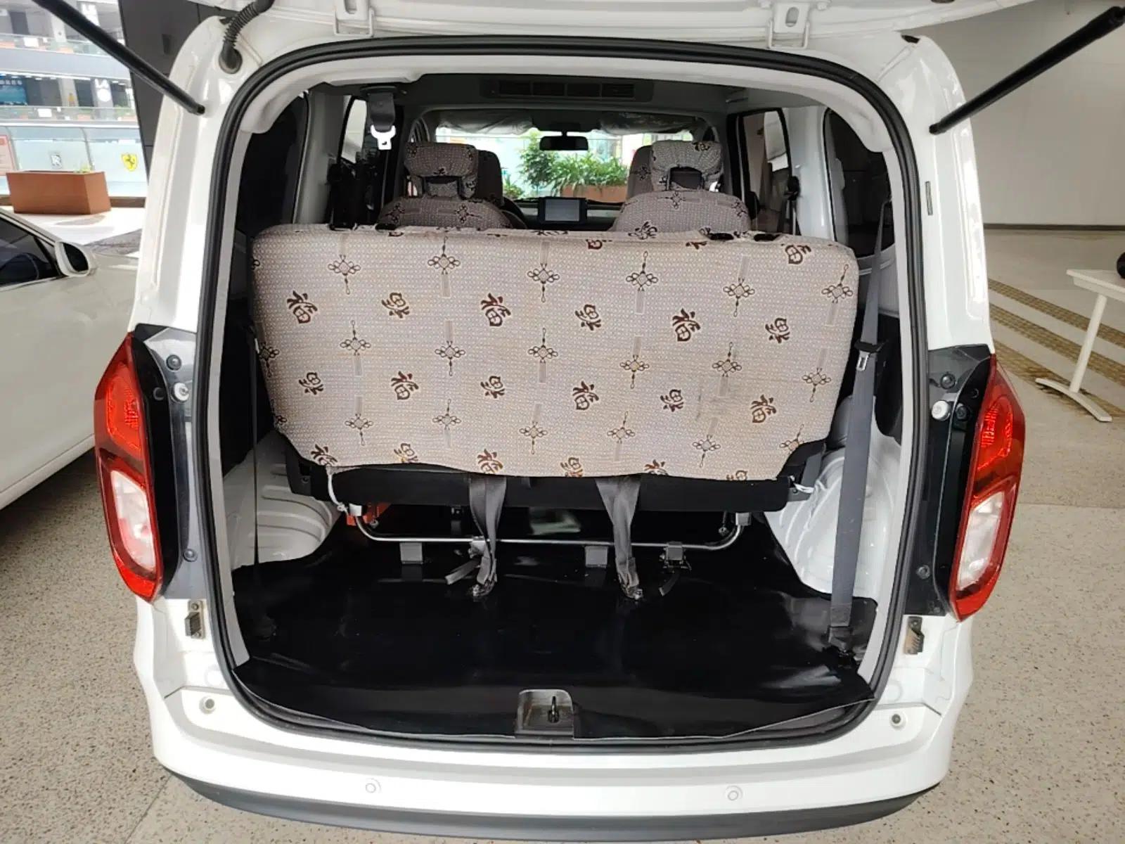 Wuling Hongguang New Energy 2025 Extended-Range Hybrid 50KM Comfort Version — миниатюра 28