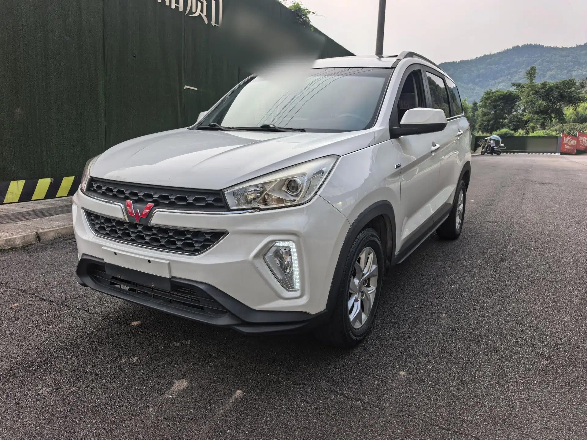 Wuling Hongguang S3 2018 1.5T Manual Luxury Model China V Standard — миниатюра 1
