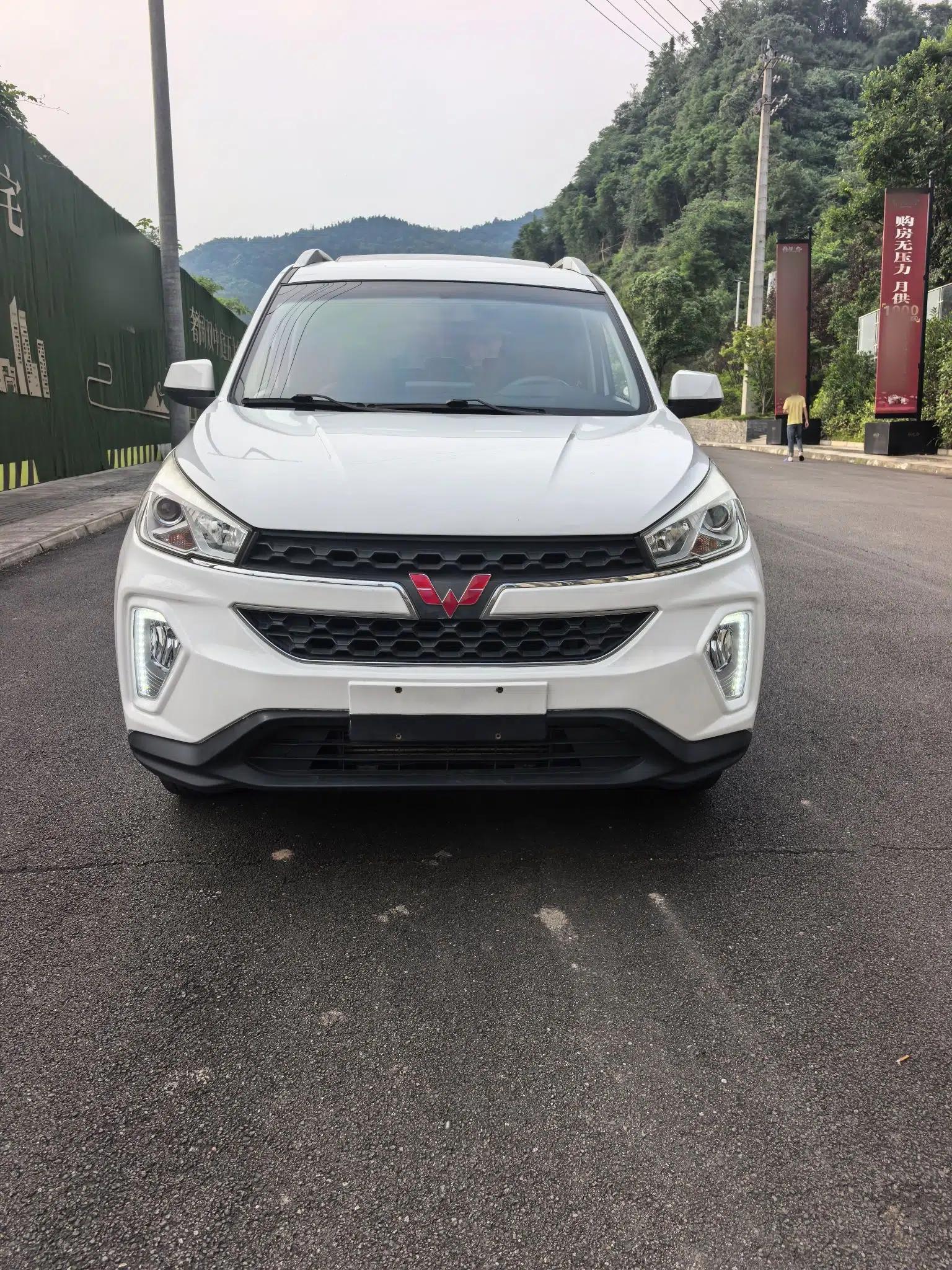 Wuling Hongguang S3 2018 1.5T Manual Luxury Model China V Standard — миниатюра 2