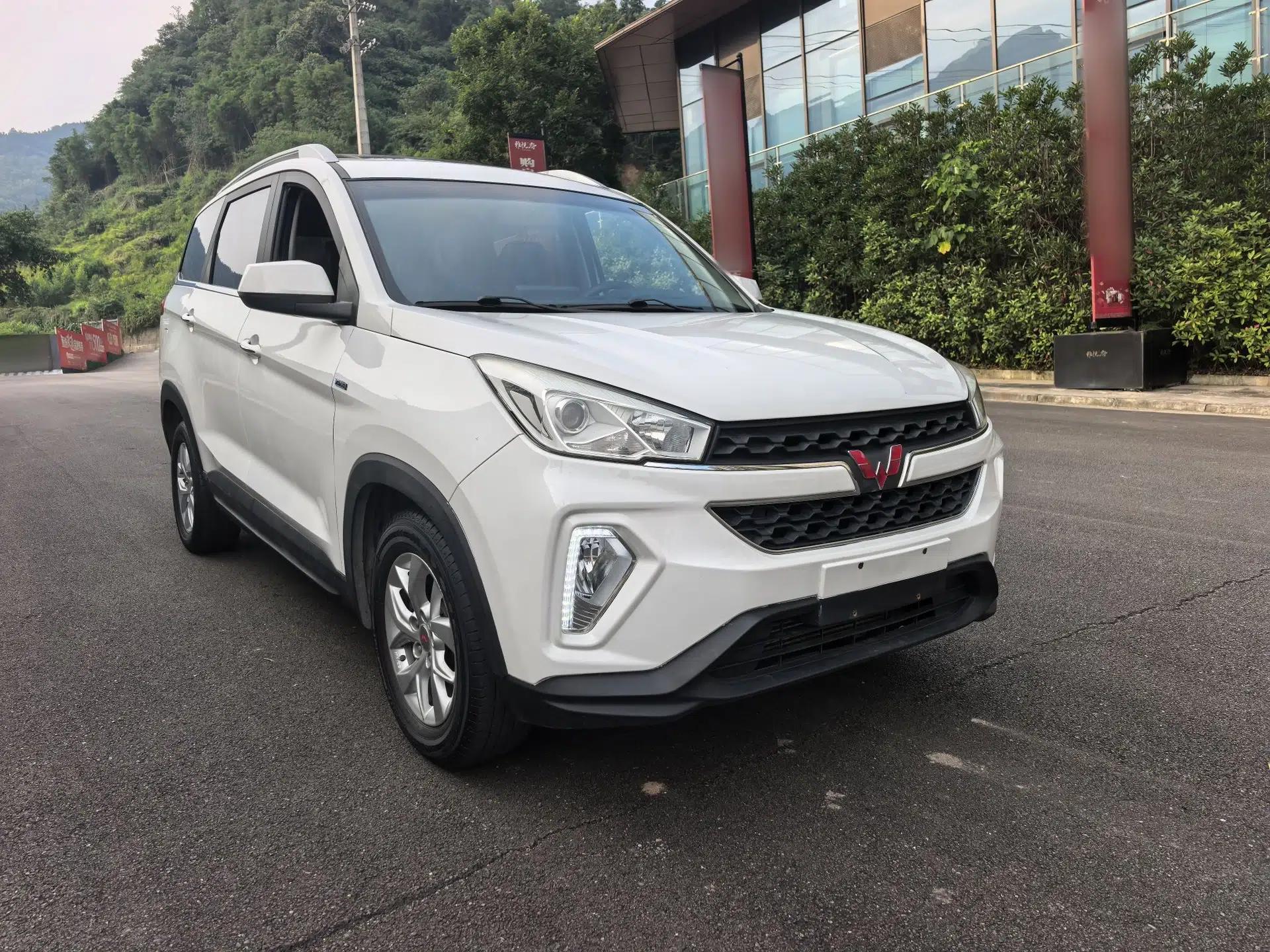 Wuling Hongguang S3 2018 1.5T Manual Luxury Model China V Standard — миниатюра 3