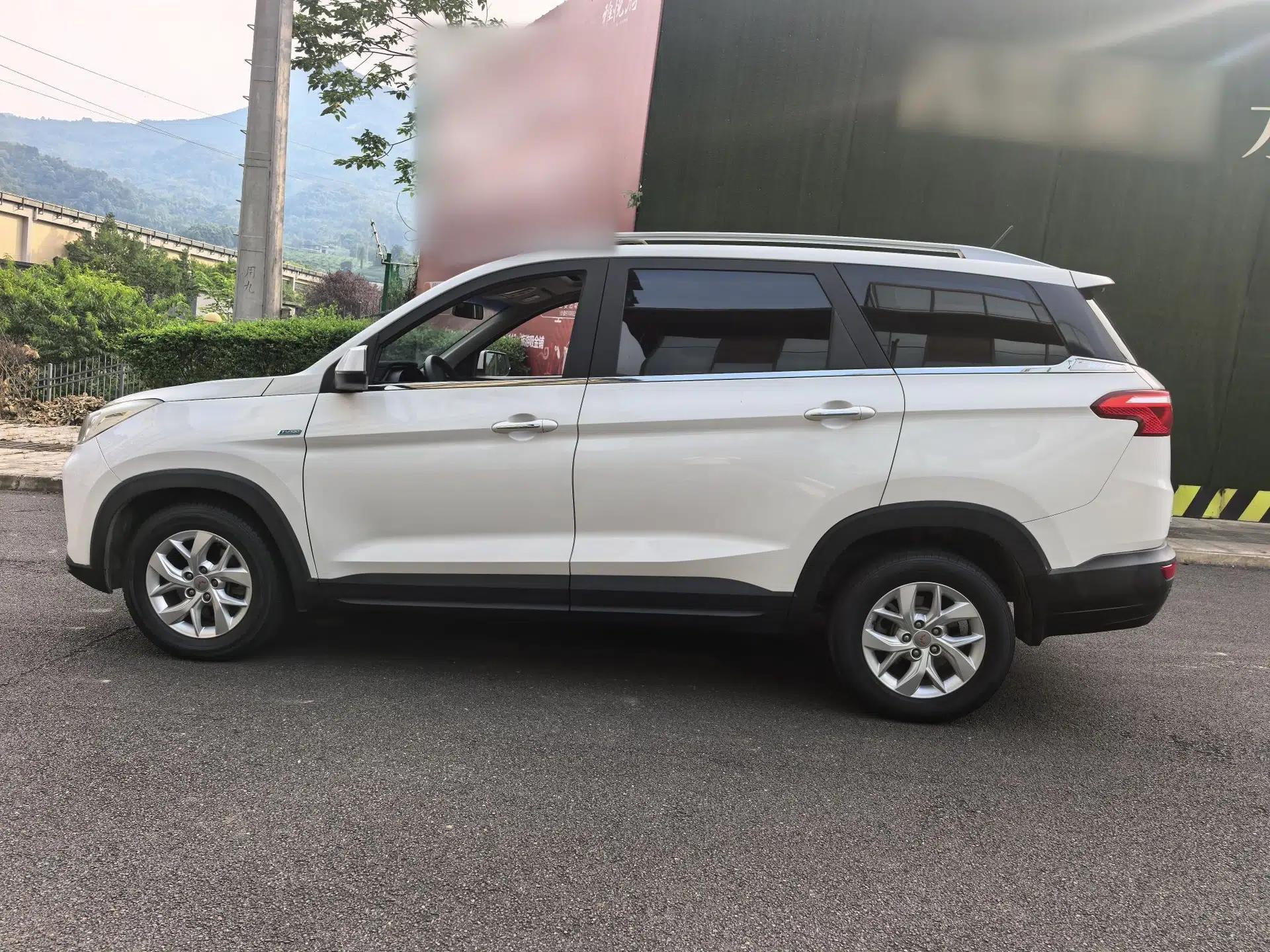 Wuling Hongguang S3 2018 1.5T Manual Luxury Model China V Standard — миниатюра 4