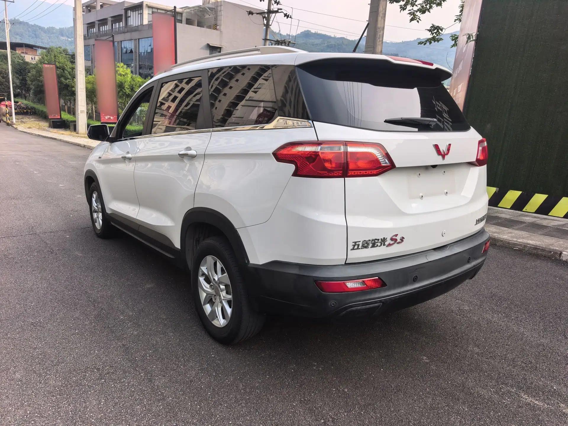 Wuling Hongguang S3 2018 1.5T Manual Luxury Model China V Standard — миниатюра 6