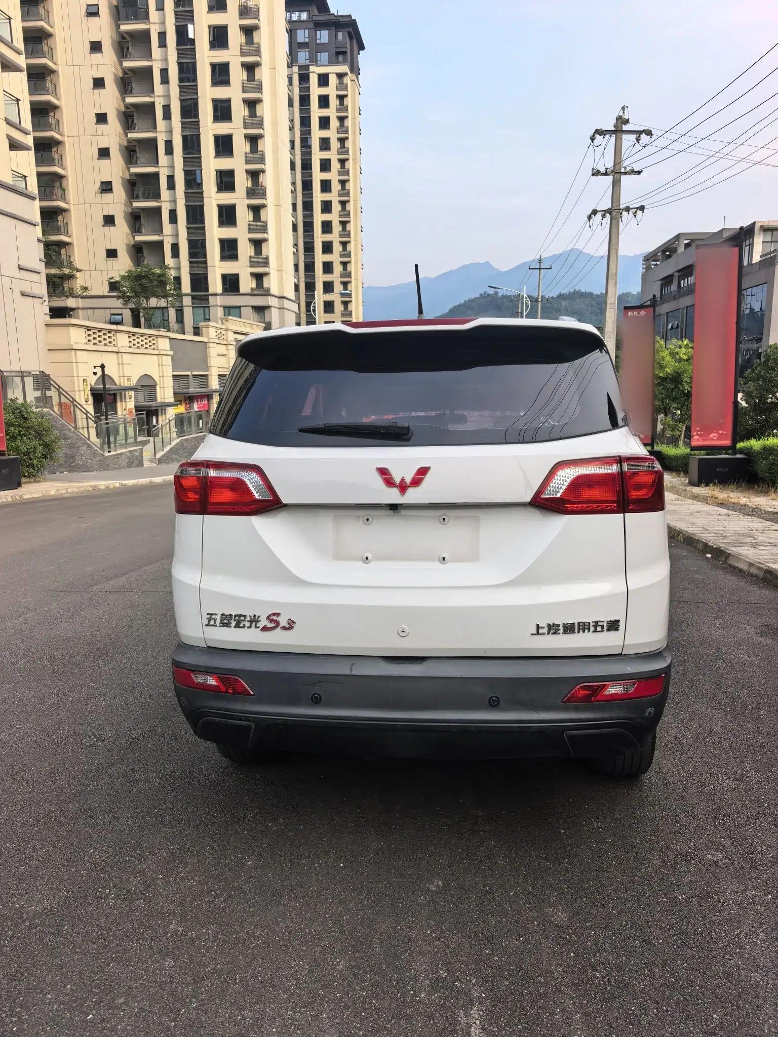 Wuling Hongguang S3 2018 1.5T Manual Luxury Model China V Standard — миниатюра 7
