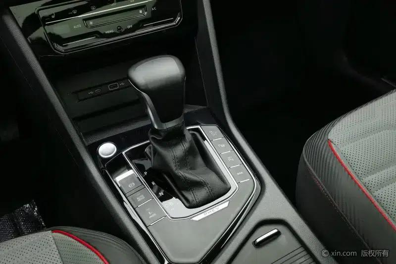 Tiguan L PHEV 2023 430PHEV Plug-in Hybrid Flagship Edition — миниатюра 15