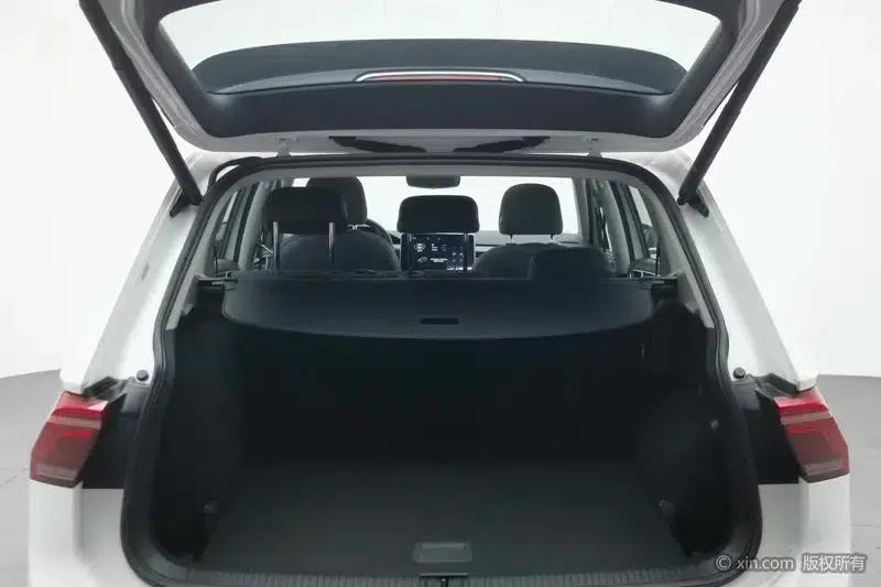 Tiguan L PHEV 2023 430PHEV Plug-in Hybrid Flagship Edition — миниатюра 23
