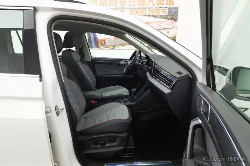 Tiguan L PHEV 2023 430PHEV Plug-in Hybrid Flagship Edition — миниатюра 24