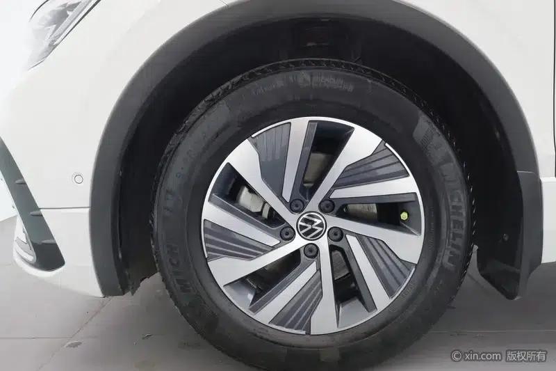 Tiguan L PHEV 2023 430PHEV Plug-in Hybrid Flagship Edition — миниатюра 9