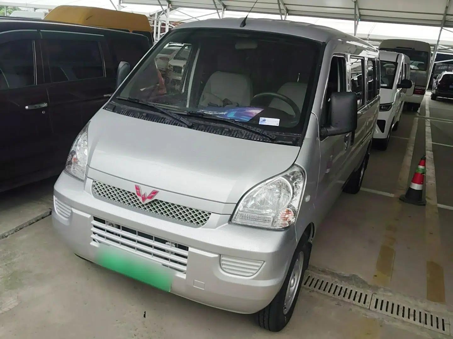 Wuling Rongguang EV 2020 Basic Version 7-Seater 300 km — миниатюра 1