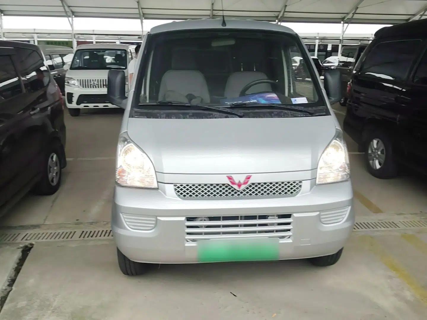 Wuling Rongguang EV 2020 Basic Version 7-Seater 300 km — миниатюра 2