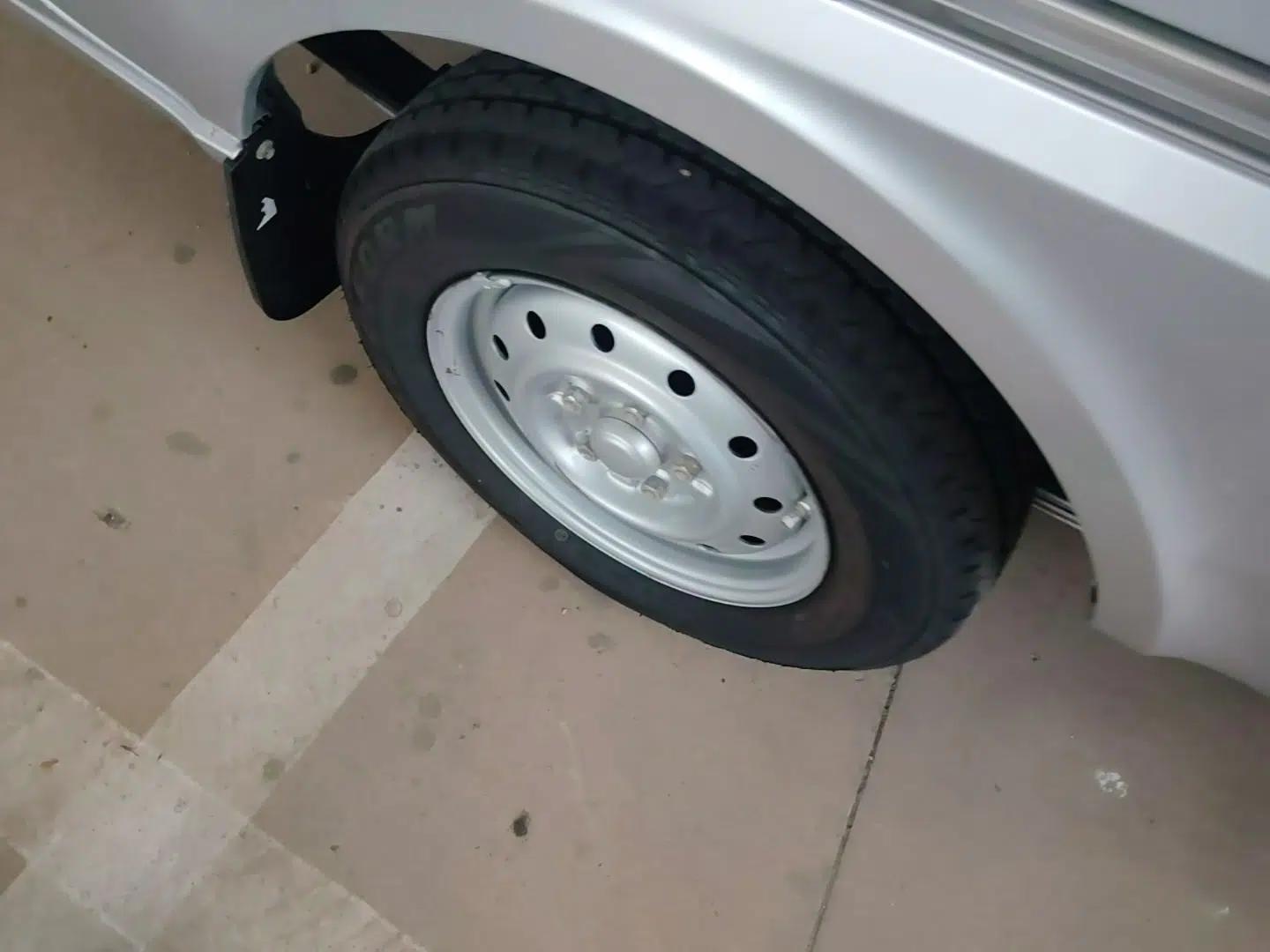 Wuling Rongguang EV 2020 Basic Version 7-Seater 300 km — миниатюра 11