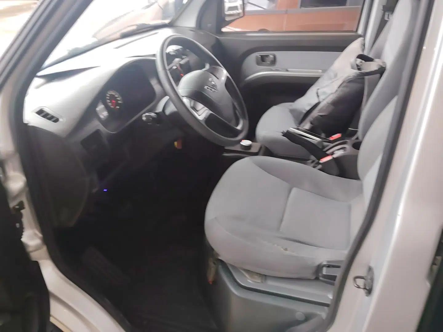 Wuling Rongguang EV 2020 Basic Version 7-Seater 300 km — миниатюра 17
