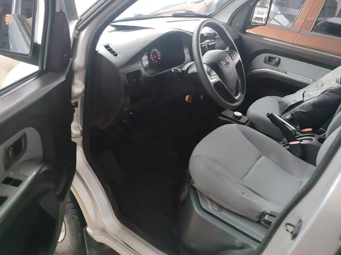 Wuling Rongguang EV 2020 Basic Version 7-Seater 300 km — миниатюра 18