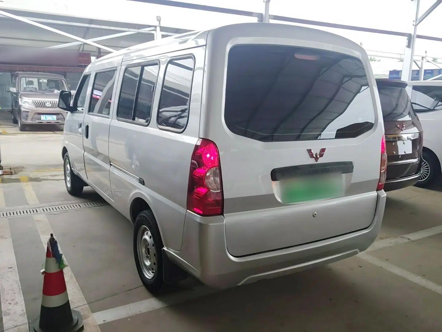 Wuling Rongguang EV 2020 Basic Version 7-Seater 300 km — миниатюра 4