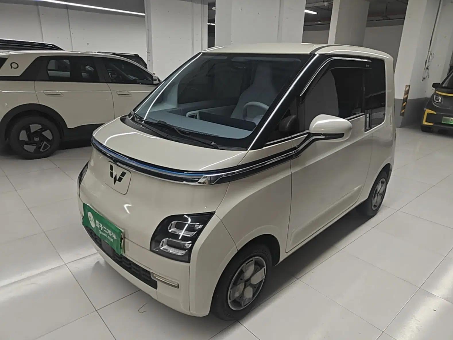 Wuling Air ev 2023 - Four Seats - Advanced Edition — миниатюра 1