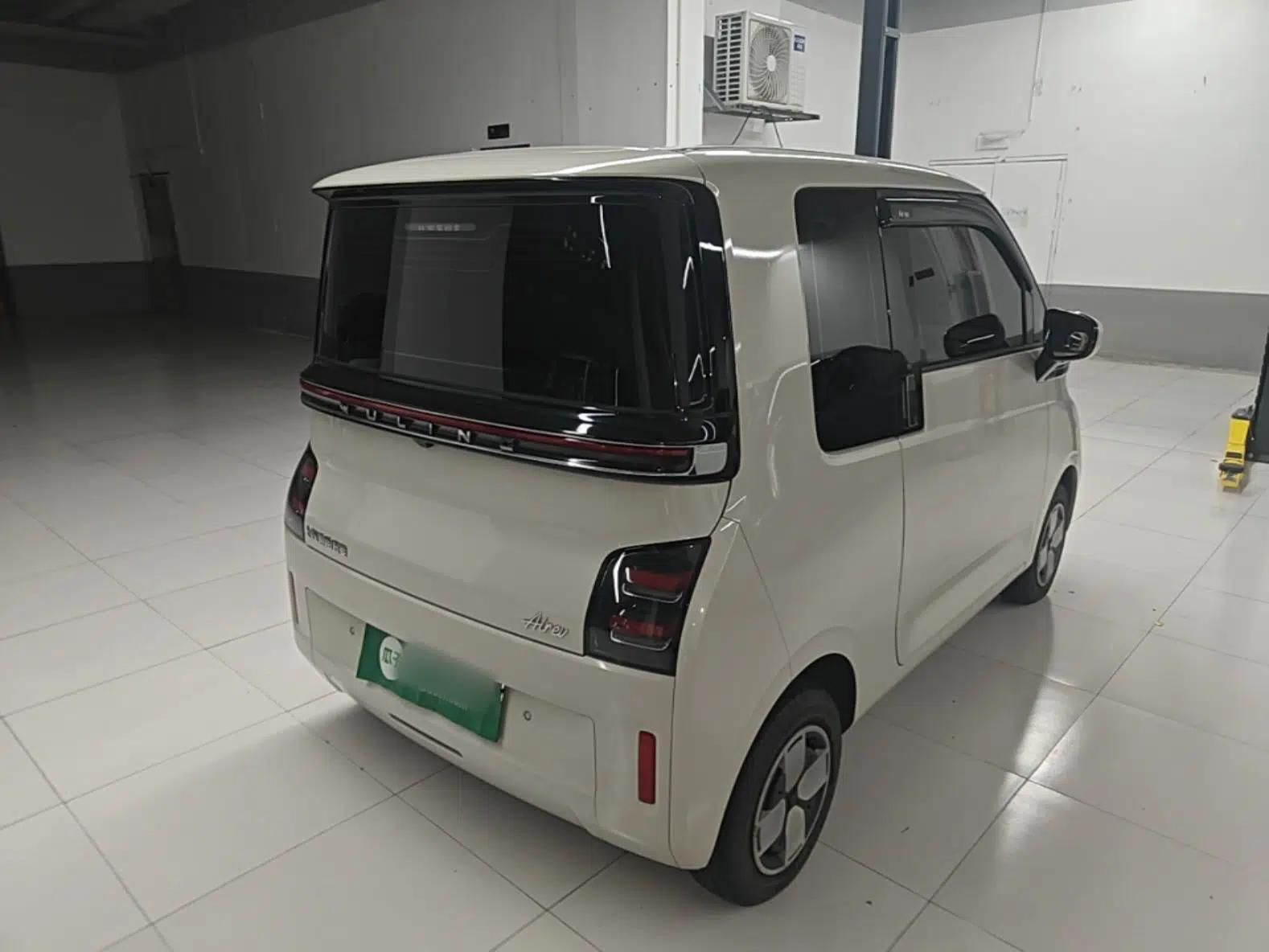Wuling Air ev 2023 - Four Seats - Advanced Edition — миниатюра 6