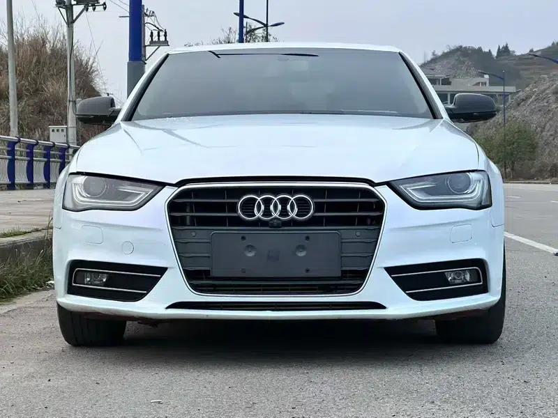 Audi A4L 2013 35 TFSI Automatic Standard Edition — миниатюра 2