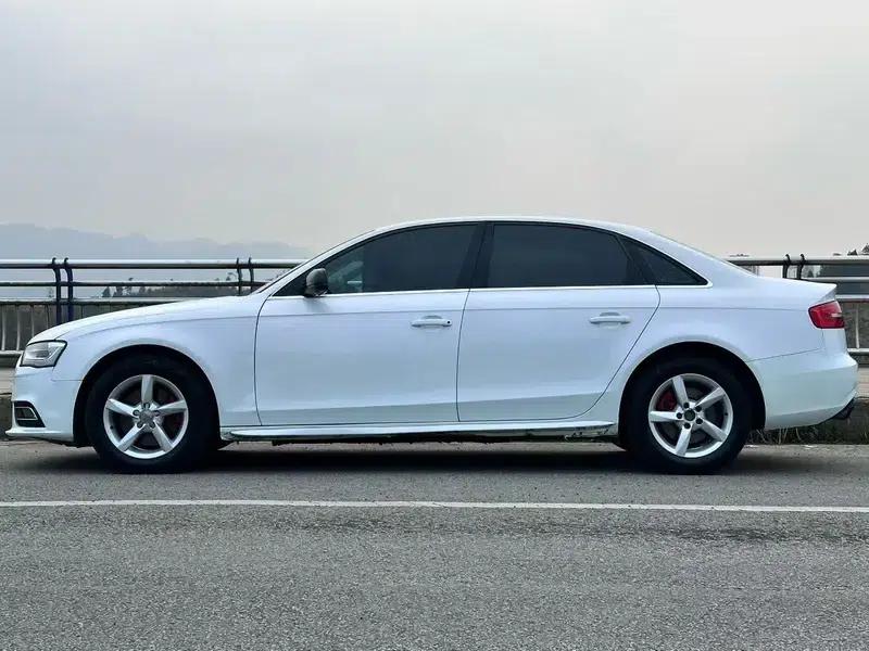 Audi A4L 2013 35 TFSI Automatic Standard Edition — миниатюра 3
