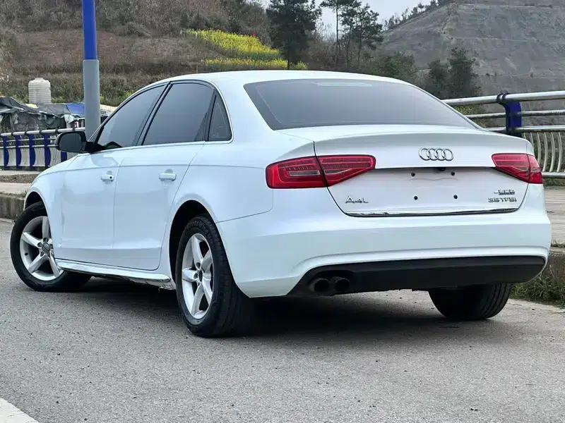 Audi A4L 2013 35 TFSI Automatic Standard Edition — миниатюра 4