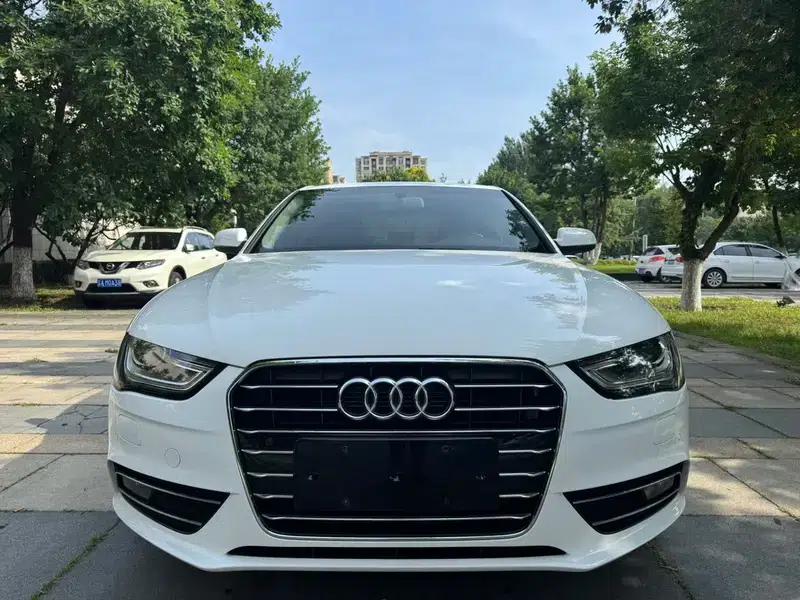 Audi A4L 2016 35 TFSI Automatic Standard Edition — миниатюра 2