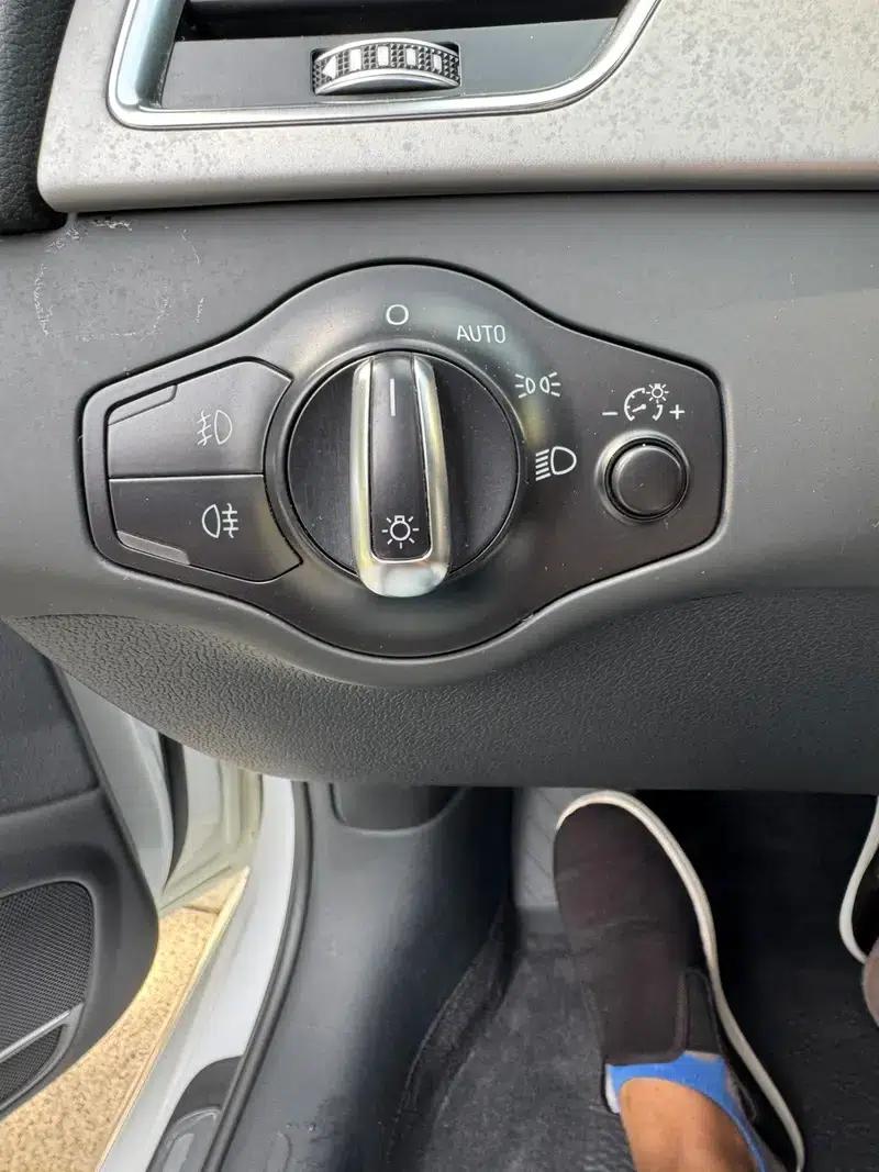 Audi A4L 2016 35 TFSI Automatic Standard Edition — миниатюра 17