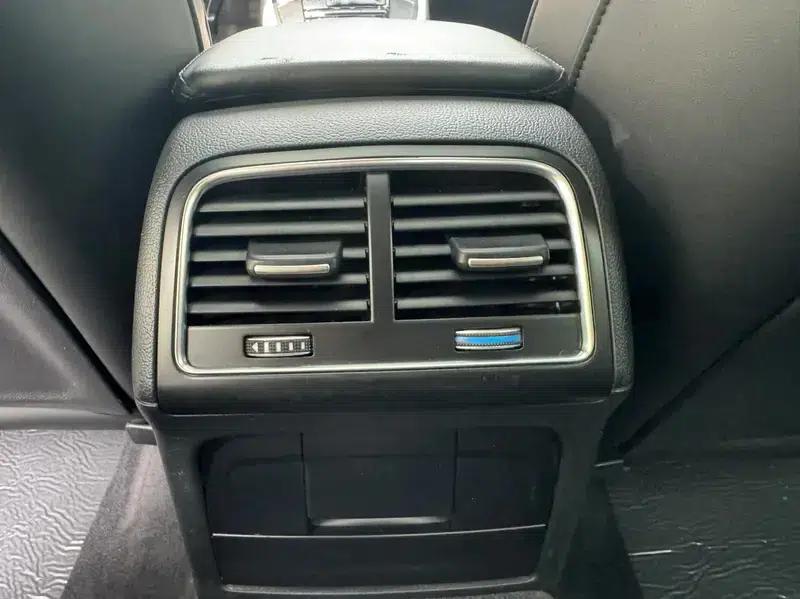 Audi A4L 2016 35 TFSI Automatic Standard Edition — миниатюра 8