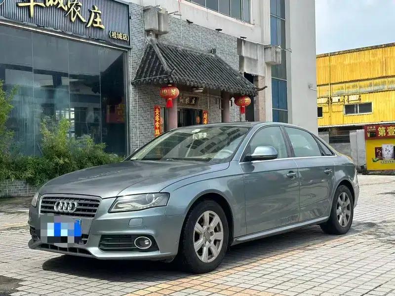 Audi A4L 2012 2.0 TFSI Automatic Standard Edition — миниатюра 1