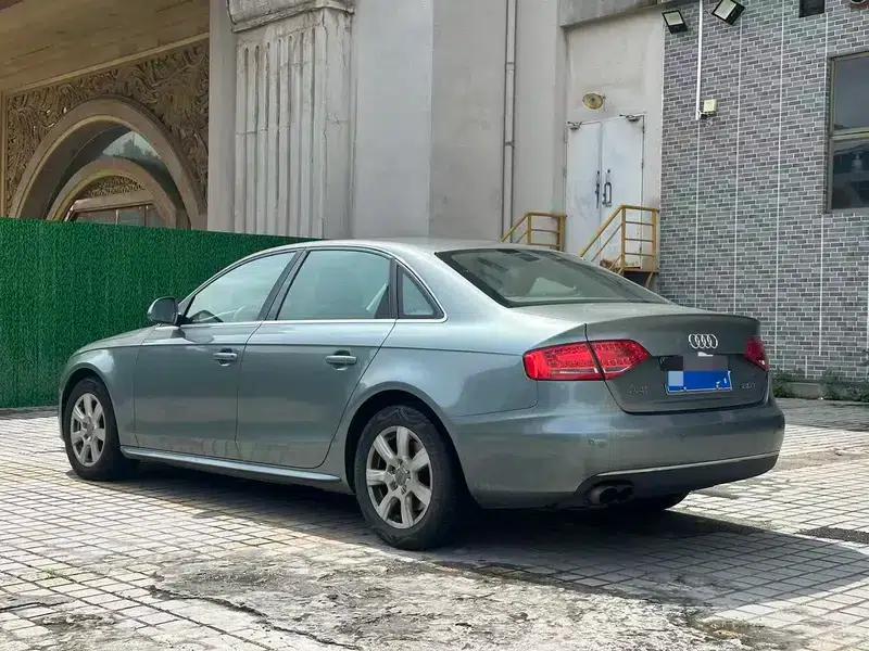 Audi A4L 2012 2.0 TFSI Automatic Standard Edition — миниатюра 4
