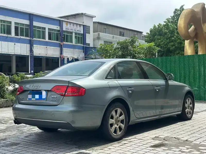 Audi A4L 2012 2.0 TFSI Automatic Standard Edition — миниатюра 6