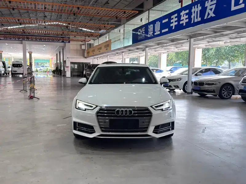 Audi A4L 2018 30th Anniversary Edition 40 TFSI Fashion Model — миниатюра 2