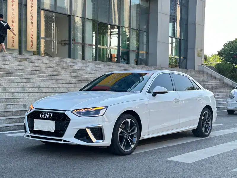 Audi A4L 2022 40 TFSI Fashion Dynamic Edition — миниатюра 1