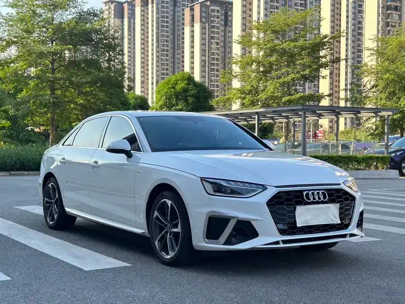 Audi A4L 2022 40 TFSI Fashion Dynamic Edition — миниатюра 3