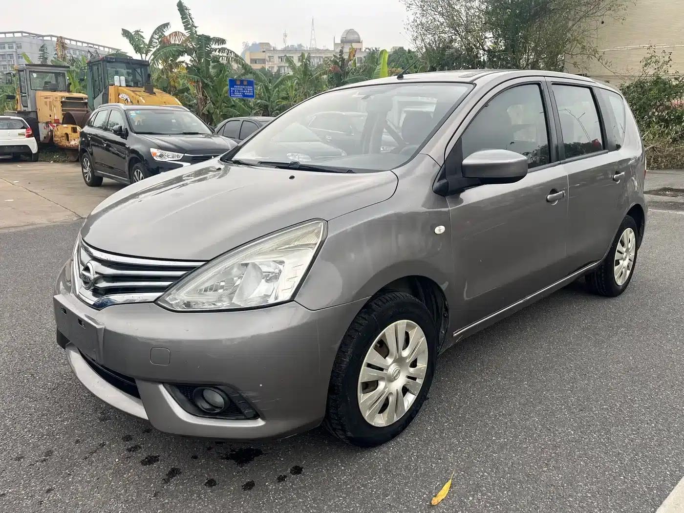 Nissan Livina 2013 1.6XE Manual Comfort Edition — миниатюра 1