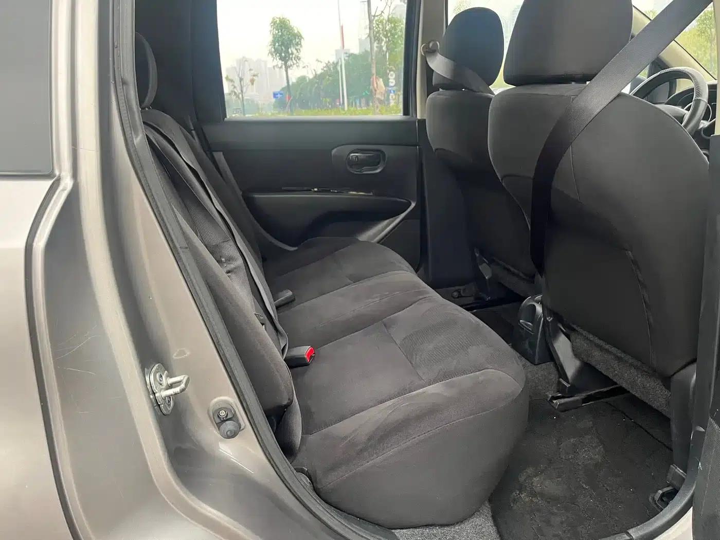 Nissan Livina 2013 1.6XE Manual Comfort Edition — миниатюра 11