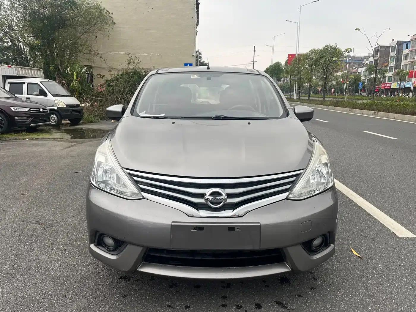 Nissan Livina 2013 1.6XE Manual Comfort Edition — миниатюра 3