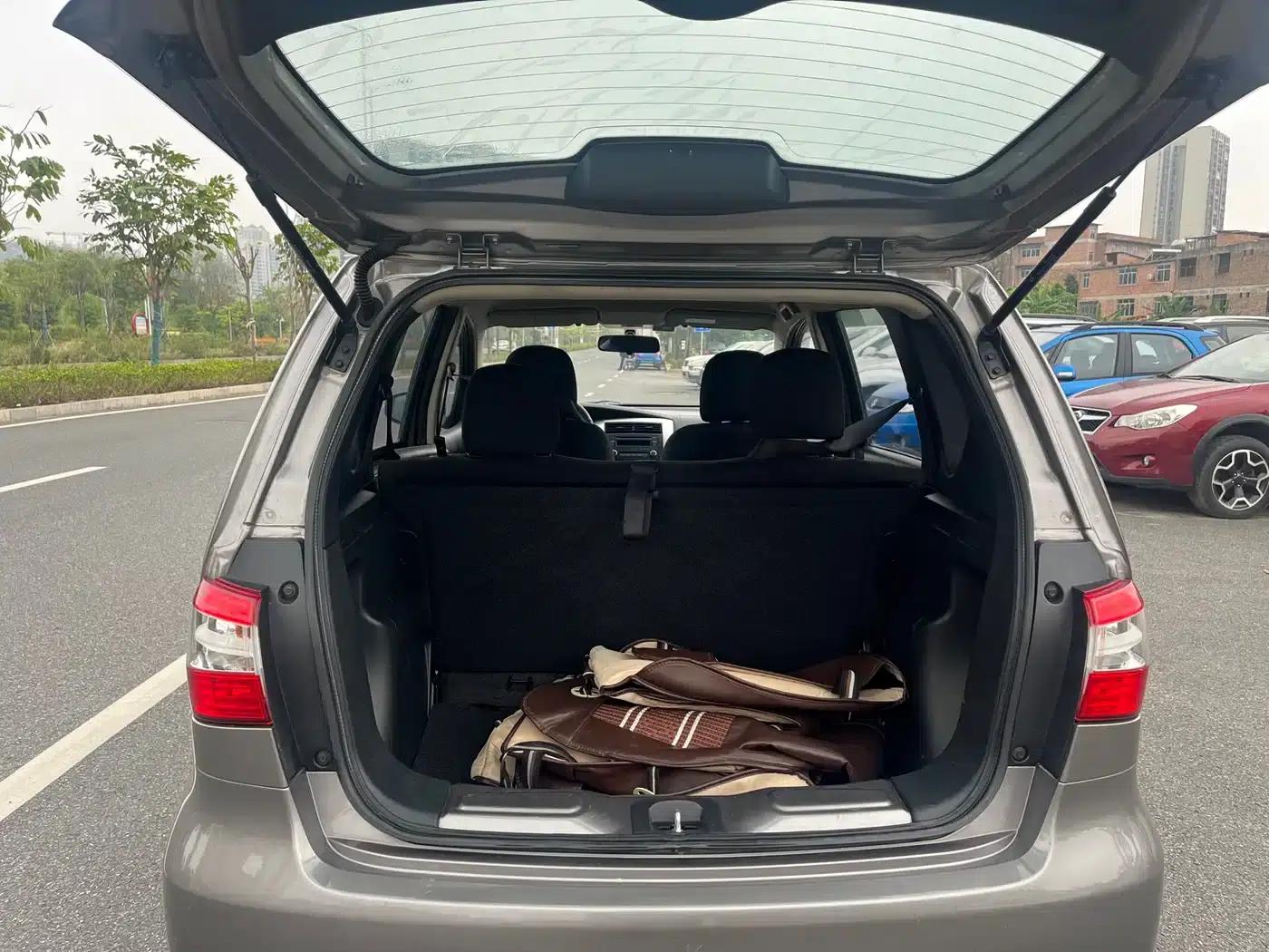 Nissan Livina 2013 1.6XE Manual Comfort Edition — миниатюра 5