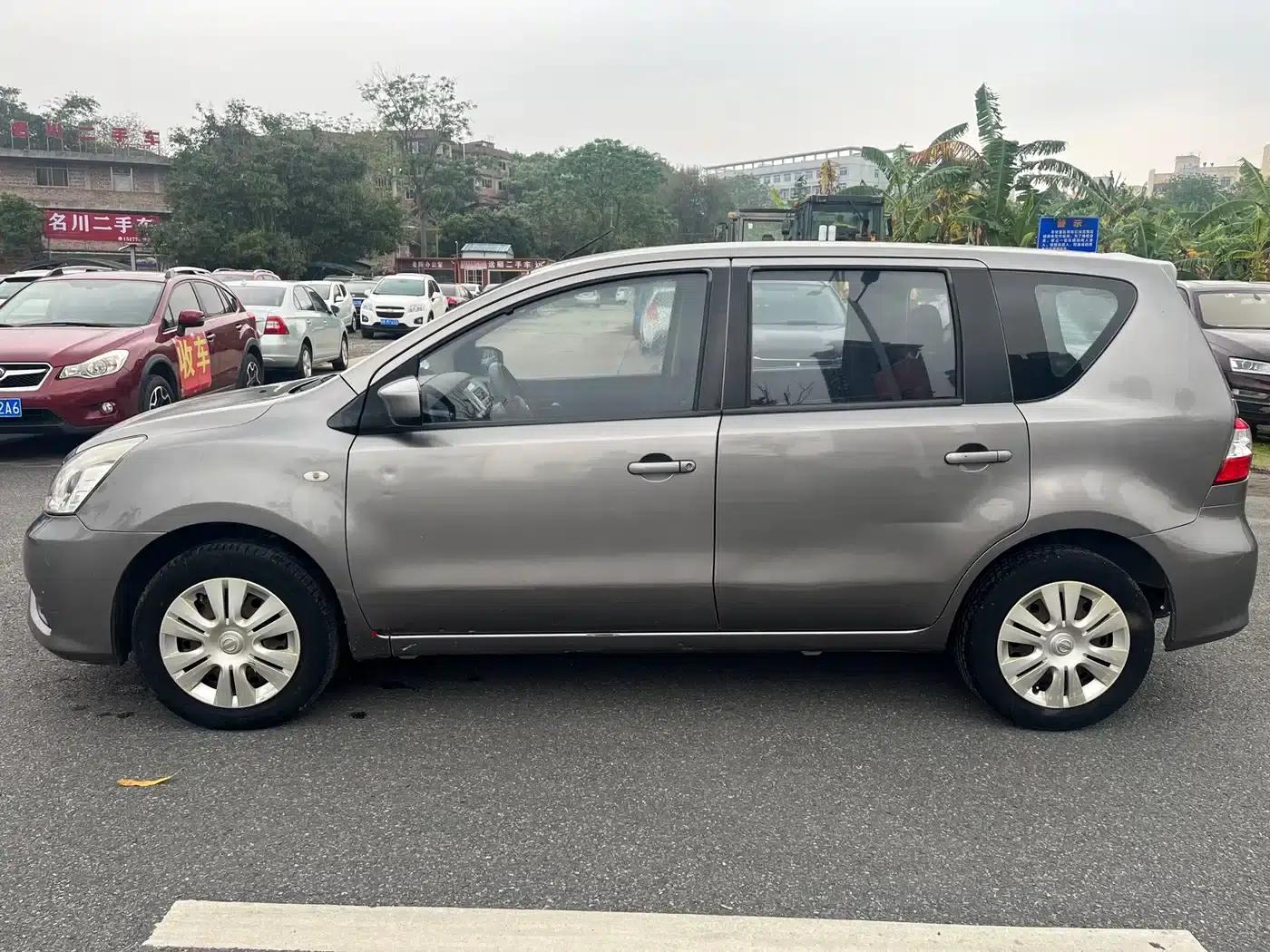 Nissan Livina 2013 1.6XE Manual Comfort Edition — миниатюра 8