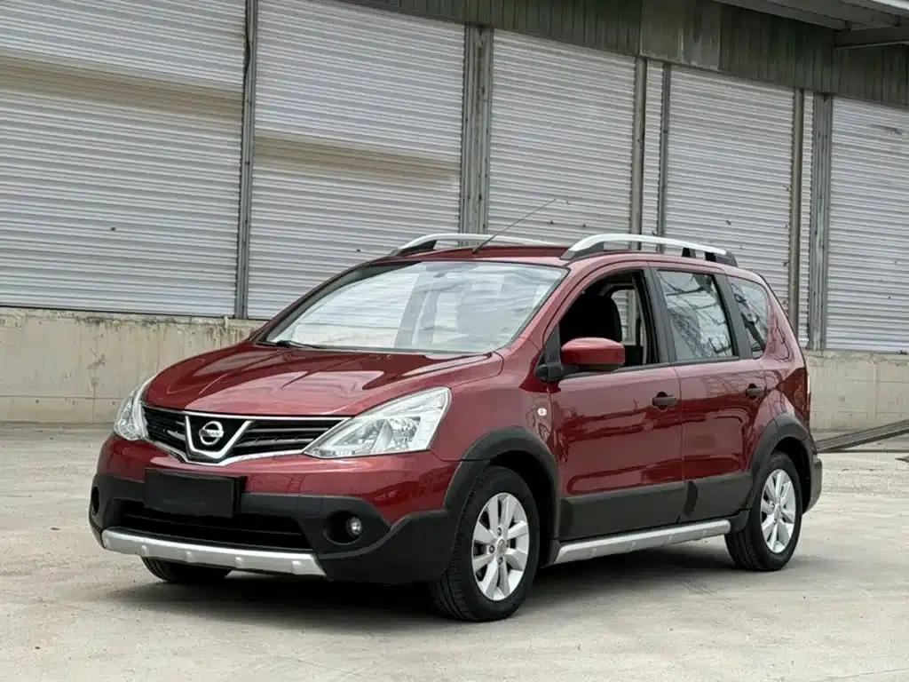 Nissan Livina 2013 Sporty 1.6XL CVT Comfort Edition — миниатюра 2