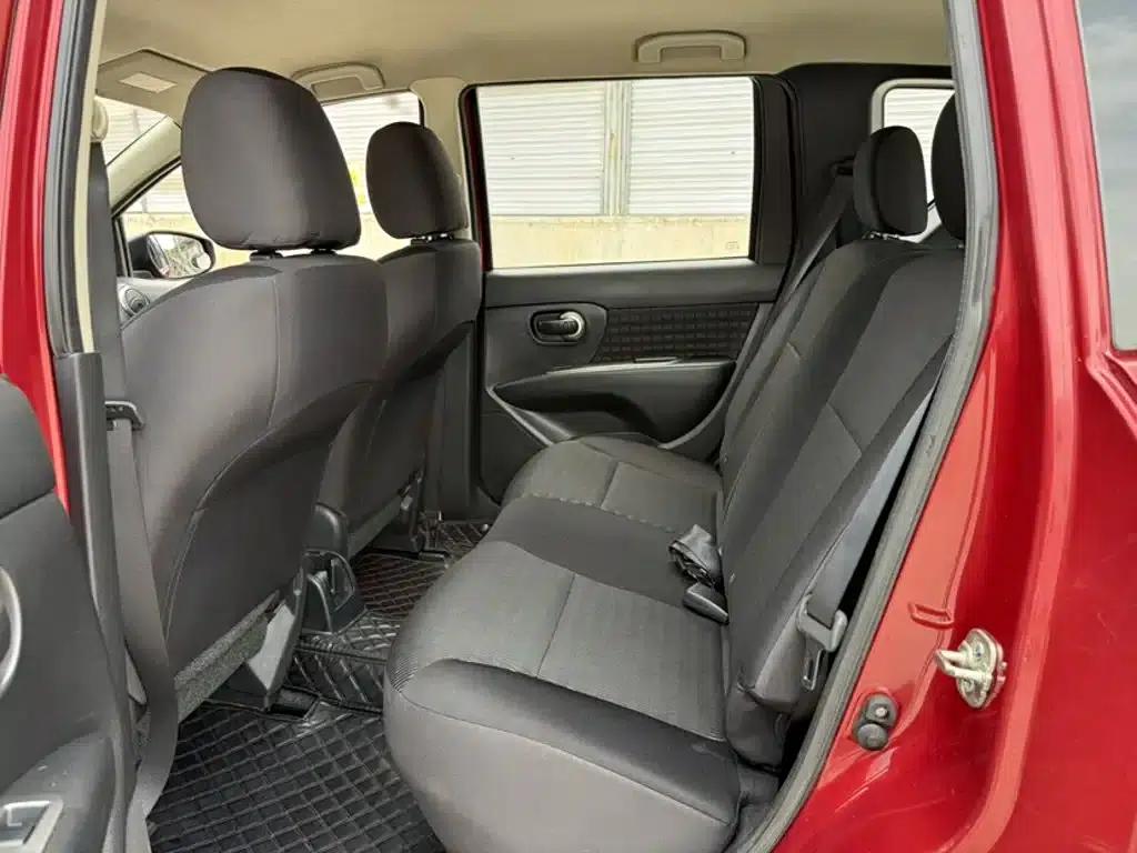 Nissan Livina 2013 Sporty 1.6XL CVT Comfort Edition — миниатюра 12