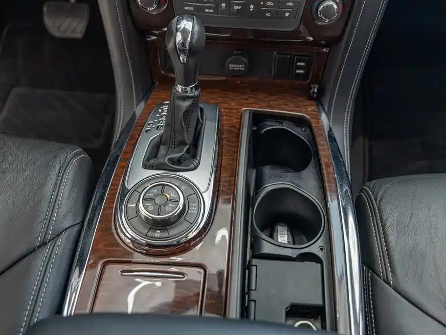 Nissan Terra 2019 4.0L Automatic — миниатюра 17