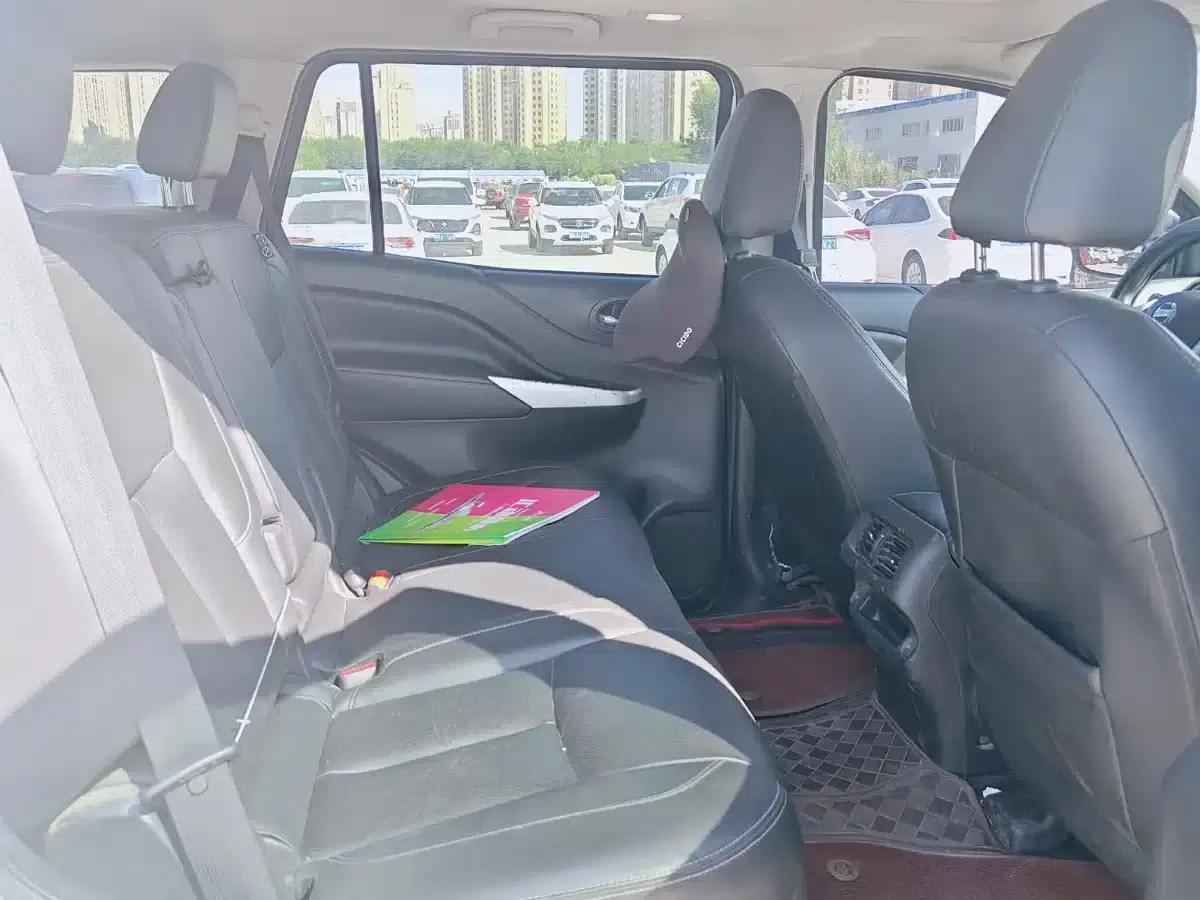 Nissan Terra 2020 2.5L XL Upper Automatic 2WD Luxury Edition — миниатюра 4