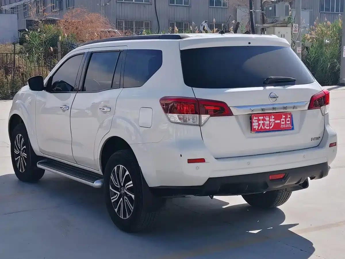 Nissan Terra 2020 2.5L XL Upper Automatic 2WD Luxury Edition — миниатюра 8