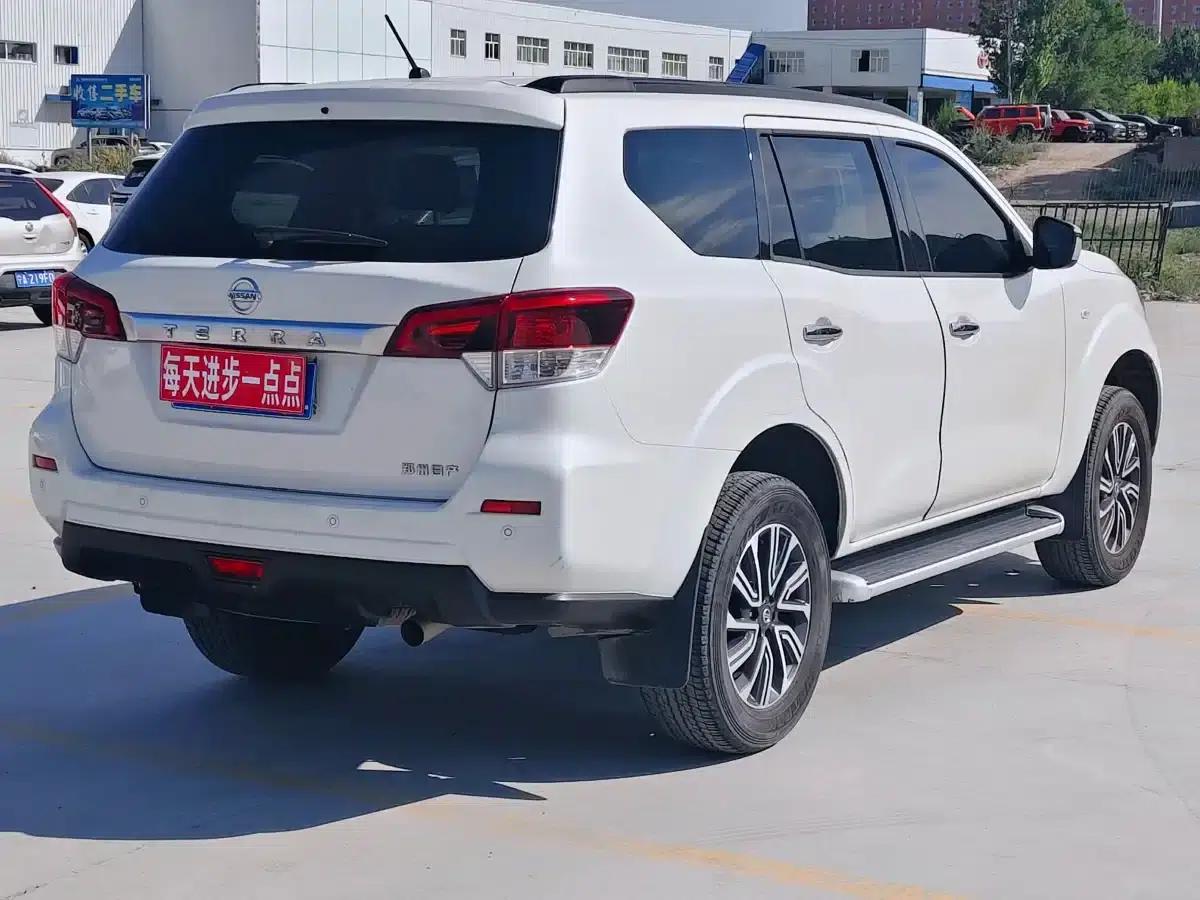 Nissan Terra 2020 2.5L XL Upper Automatic 2WD Luxury Edition — миниатюра 9